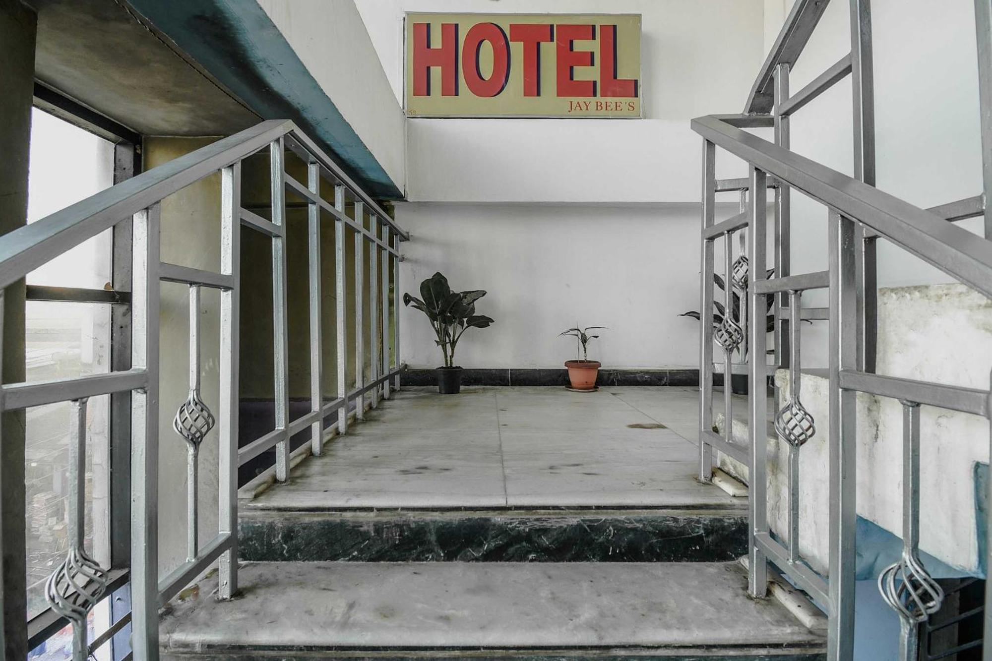 Oyo Flagship 71156 Hotel Jaybee'S Дибругар Екстериор снимка