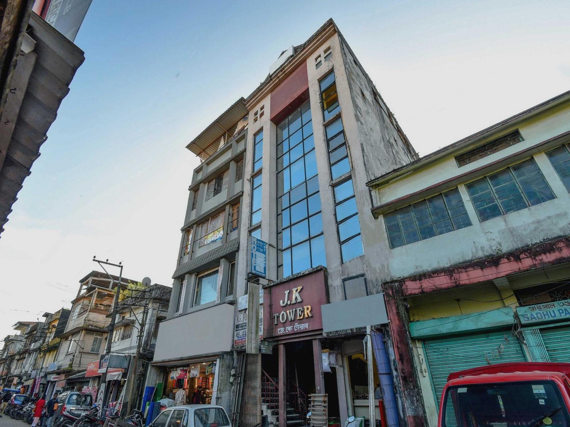 Oyo Flagship 71156 Hotel Jaybee'S Дибругар Екстериор снимка