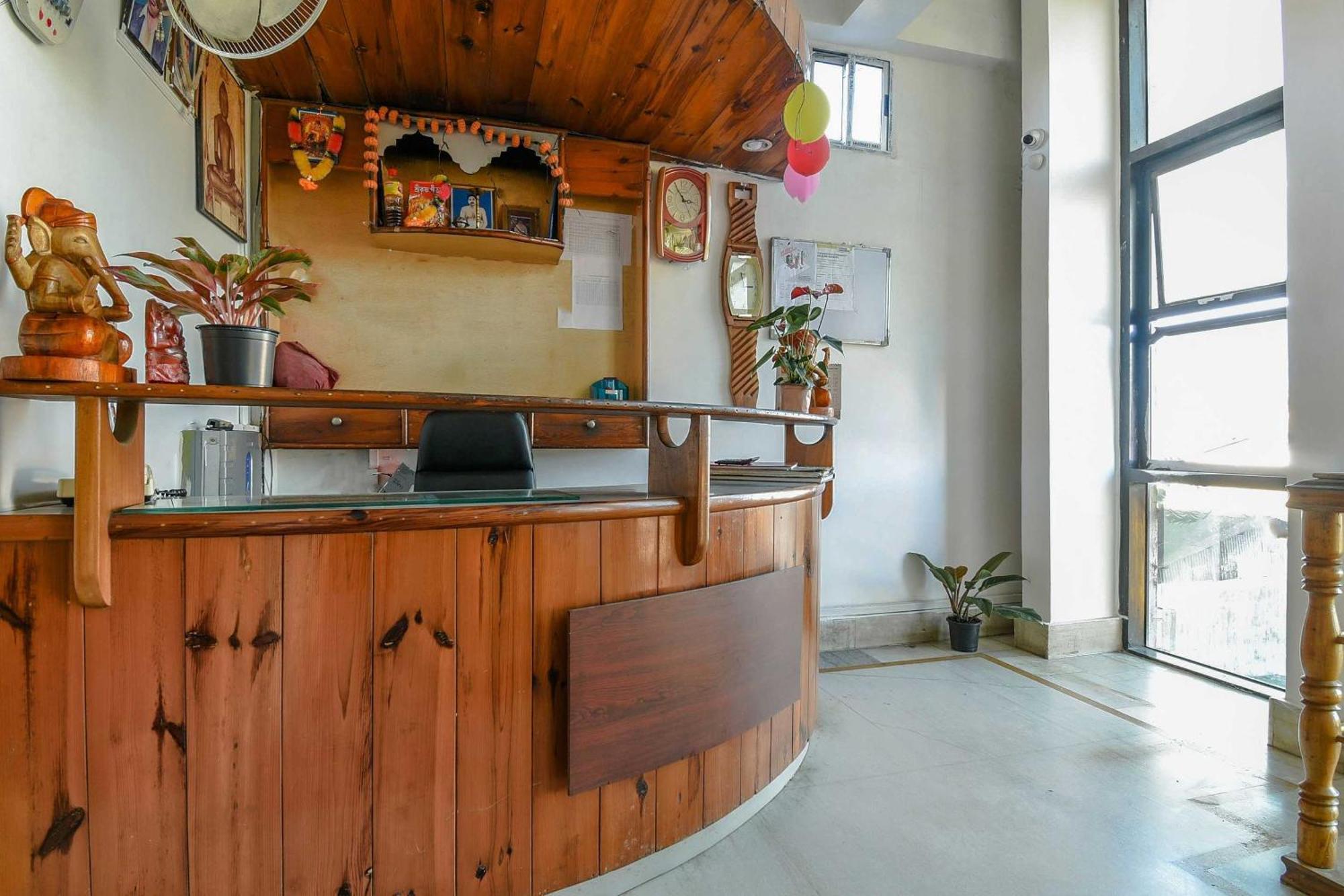 Oyo Flagship 71156 Hotel Jaybee'S Дибругар Екстериор снимка