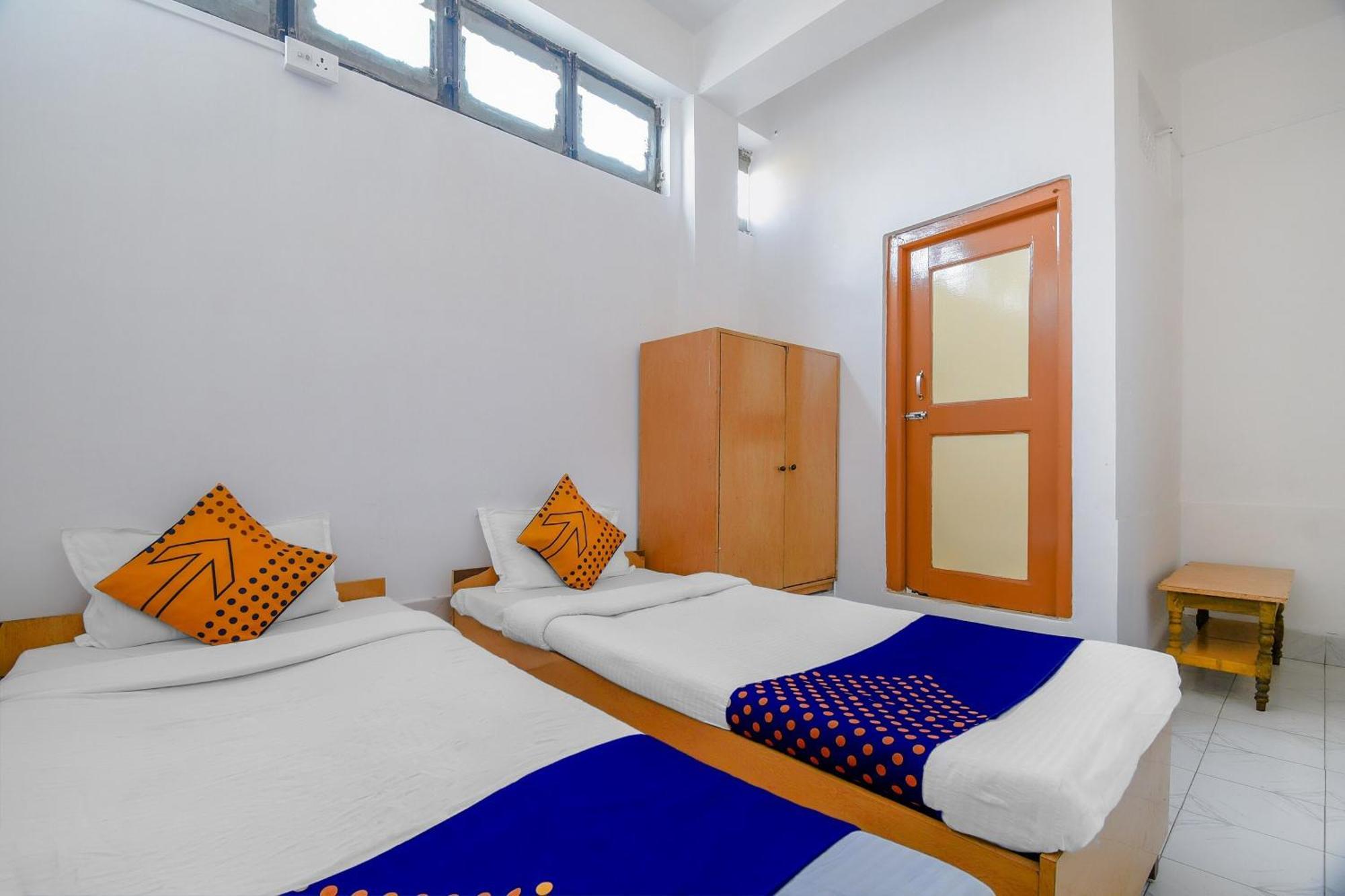 Oyo Flagship 71156 Hotel Jaybee'S Дибругар Екстериор снимка