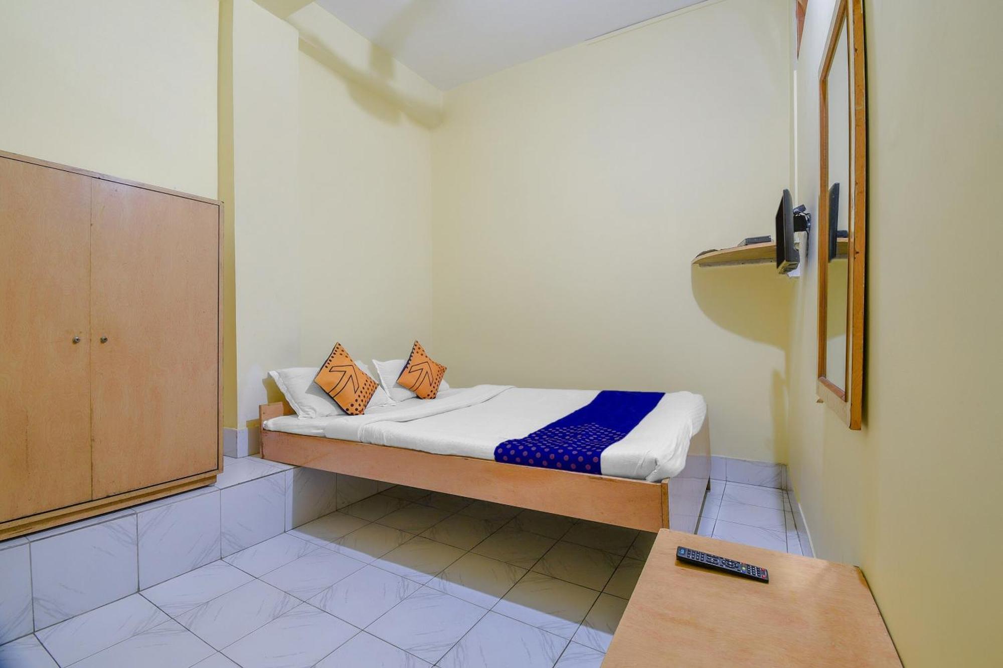 Oyo Flagship 71156 Hotel Jaybee'S Дибругар Екстериор снимка