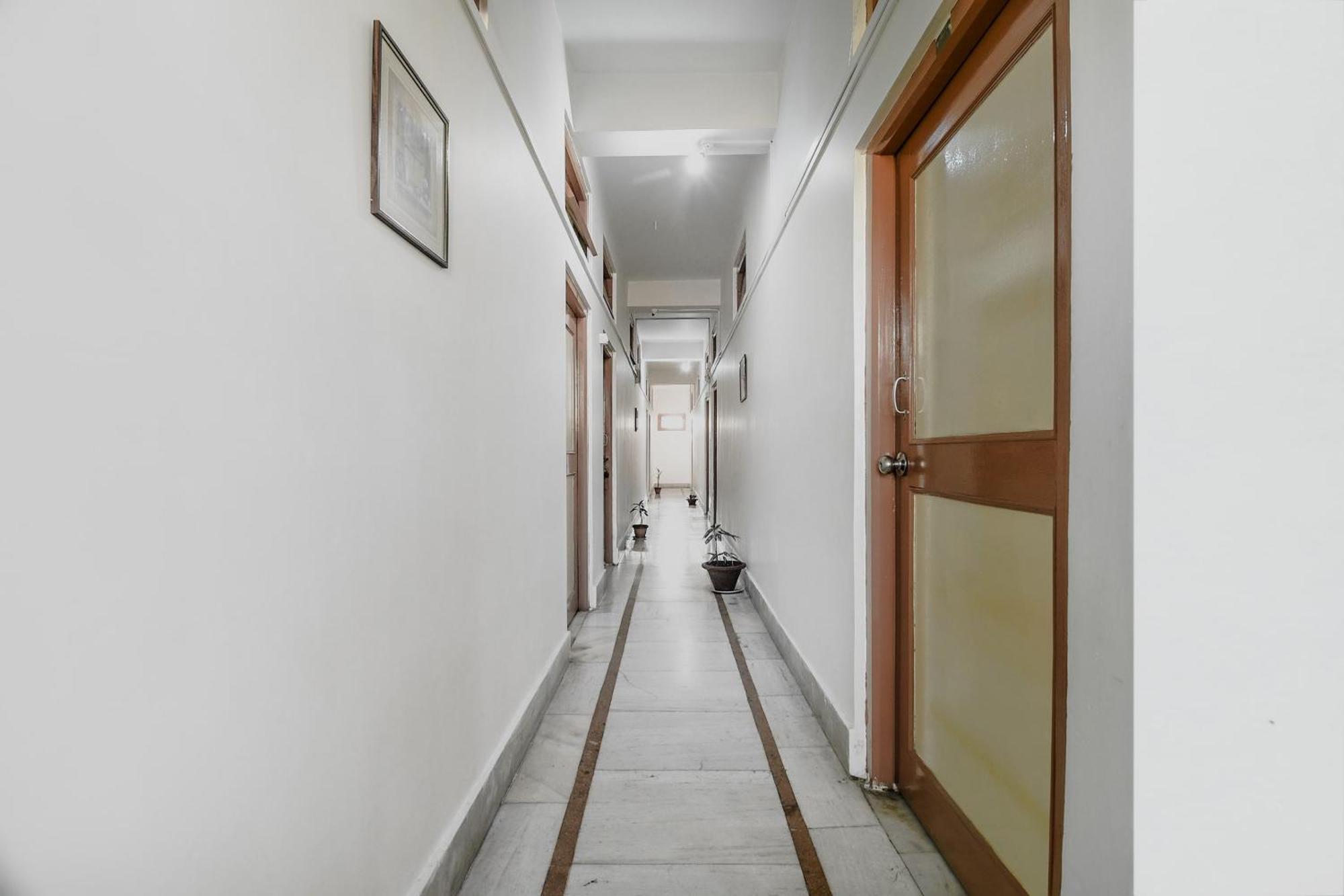 Oyo Flagship 71156 Hotel Jaybee'S Дибругар Екстериор снимка